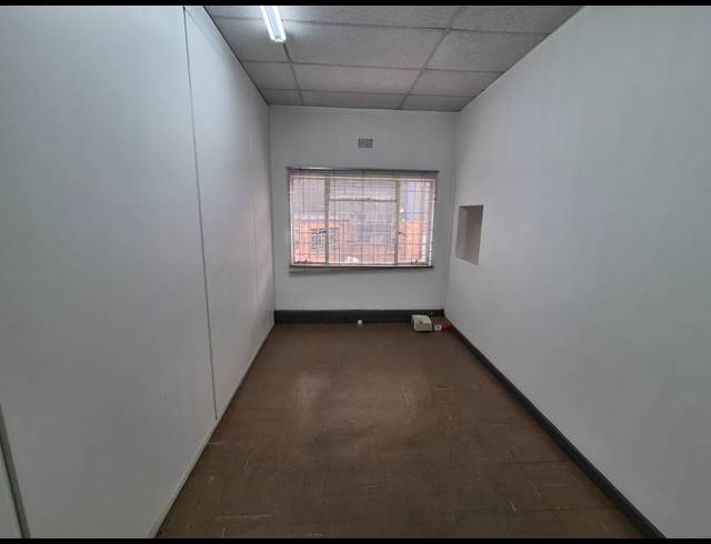 650M² WAREHOUSE TO LET IN WADEVILLE